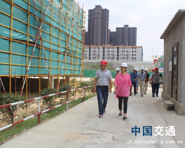 南昌市質(zhì)監(jiān)站領(lǐng)導(dǎo)蒞臨象湖隧道、九洲高架安置房項目檢查指導(dǎo)工作