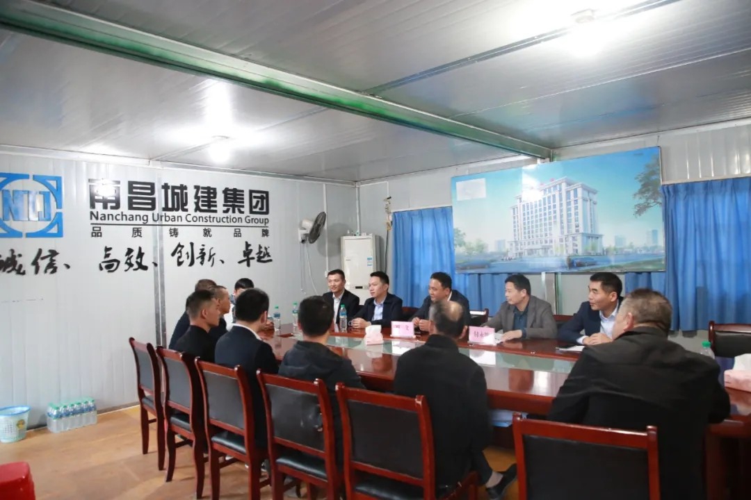 南昌城投集團人武部開展傳承軍人精神，做集團建設發(fā)展的“排頭兵”座談會